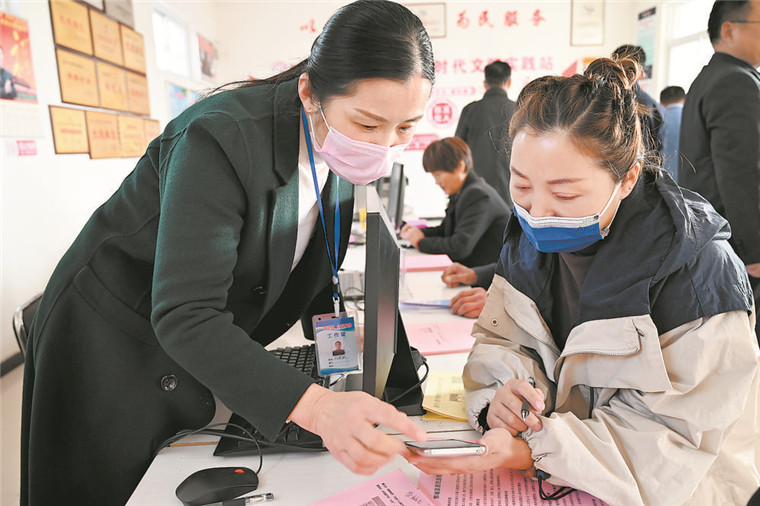 鄄城：一窗受理 全科服务