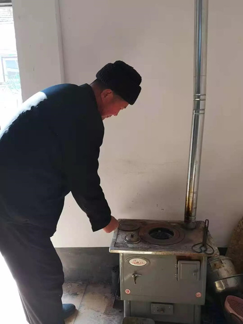 兰陵县磨山镇：贫困户安全温暖过冬二三事