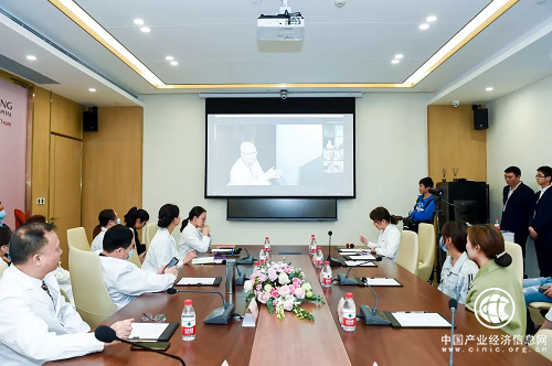 新氧公益救助迎来首例乳房修复手术 主刀医生吴毅平痛斥黑医美