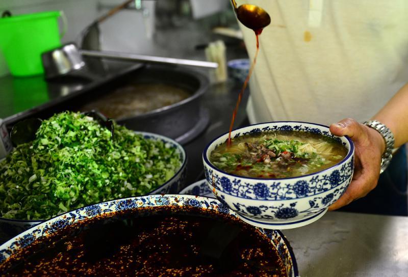 青海拉面产业带动19.5万人就业 年经营性收入近200亿元