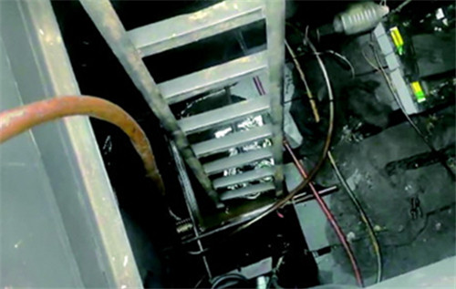 无处可去，船上的油污水“流动污染”母亲河