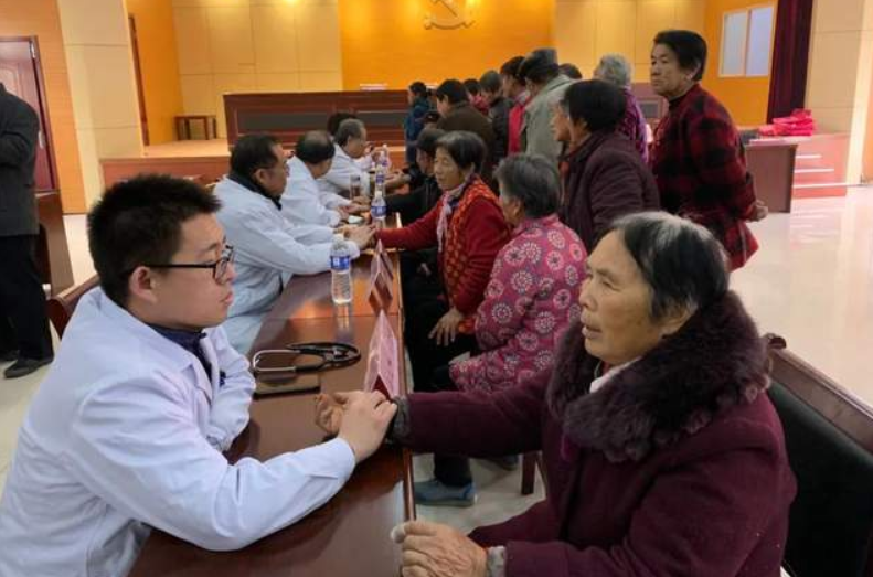 万名干部下基层——德州市中医院守着初心干，足有“泥土香”