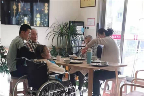 缓解“老龄化”焦虑！青岛每个社区都将建成一处居家社区养老服务站