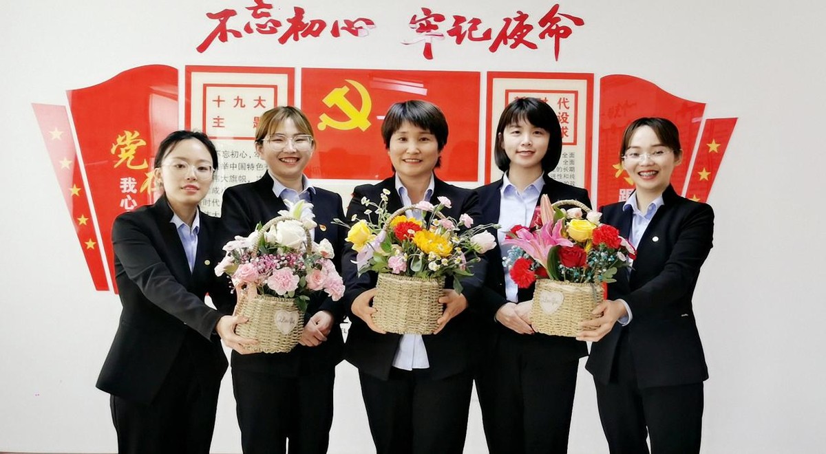 “诗”情“花”艺，  禹城农发行向党的百年华诞献礼