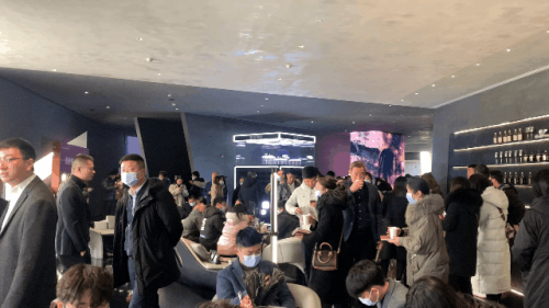 炸场！南京现象级热盘王牌户型又来了！售楼处被挤爆