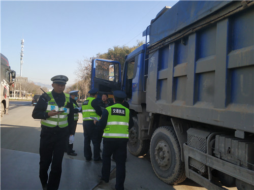 营造违法严打高压态势！青岛市开展渣土运输秩序专项整治