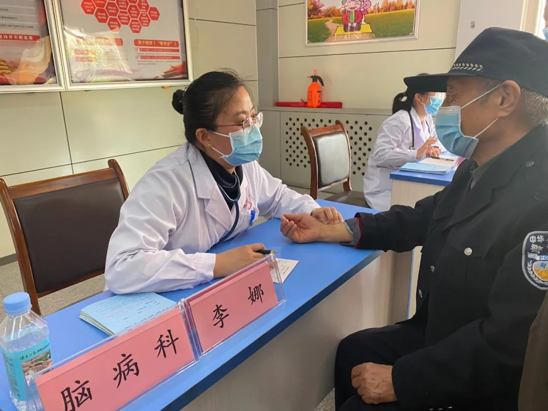 德州市中医院开展庆建党100周年系列活动之“世界卫生日”义诊