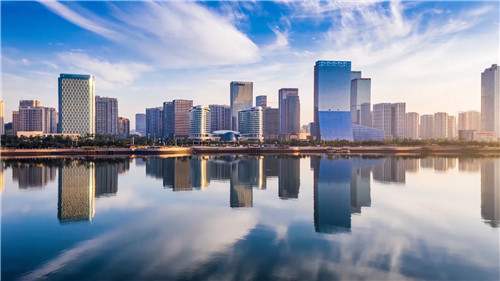 青岛西海岸新区全面发起唐岛湾金融科创区建设攻势，打造面向日韩、服务黄河流域的区域性金融中心