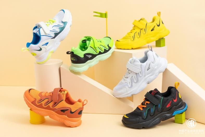 夏季选儿童运动鞋，透气舒适很关键