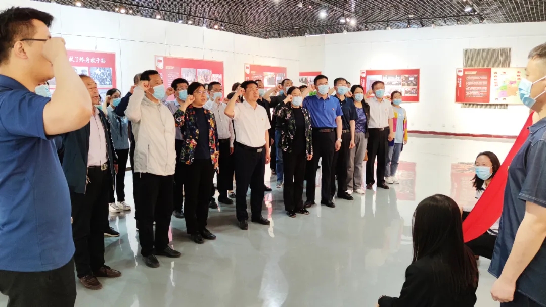 德州市人社局组织党员干部参观革命历史文化展
