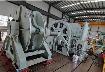 国内首台超大型水下液压起锚机顺利下线