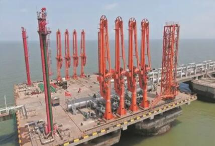 北部湾港钦州30万吨级油码头竣工