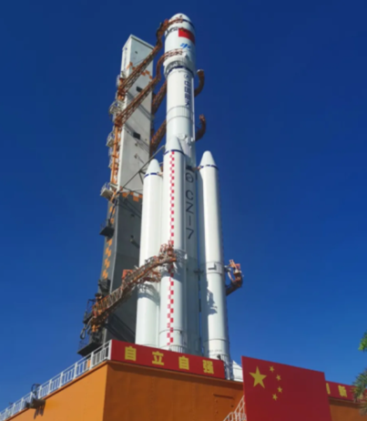 “太空快递哥”带宁企产品漫步太空 