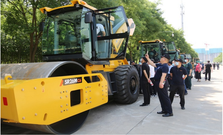 C6出击 燃爆夏日——聚焦山推新款压路机全国大客户品鉴会 