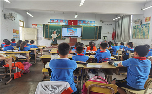 薛城区临城实验小学开展“学法用法护小家 防非处非靠大家” 主题宣传教育活动