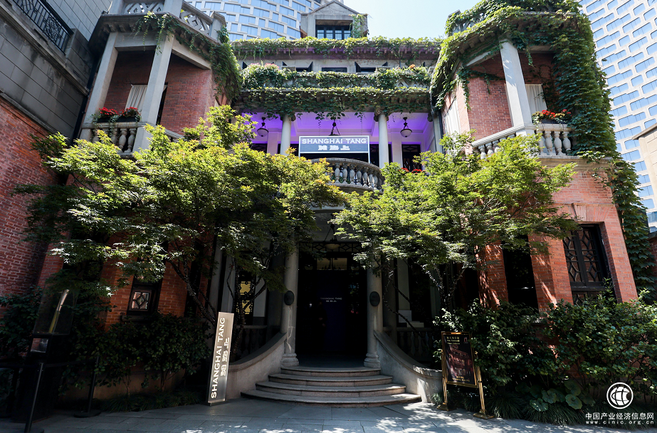 「上海滩 爱上 上海滩」：上海滩Shanghai Tang新天地品牌展开幕 
