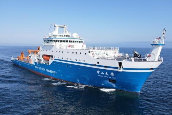 我国最大综合科考实习船