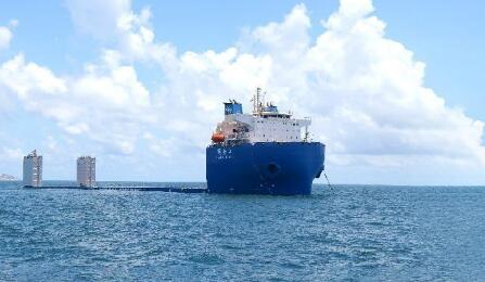 国内首艘智能半潜船“祥安口”号命名交付