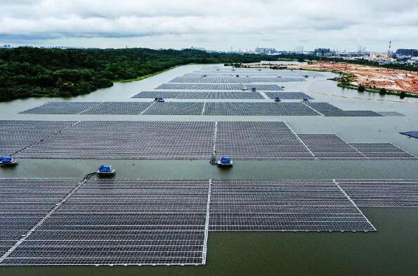 中国能建总承包的新加坡最大光伏电站并网发电