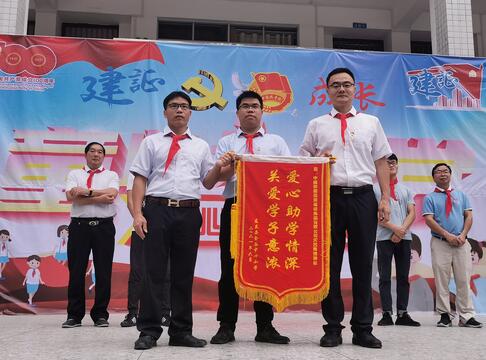 办实事 “桂”在行|天巴高速项目举办“童心永向党，爱心助成长”主题地企共建党团日活动