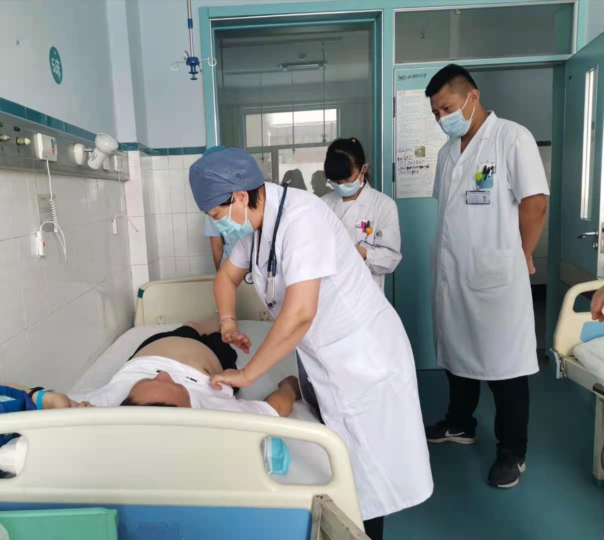 北京友谊医院心内科专家梁金锐来德州市第七人民医院坐诊