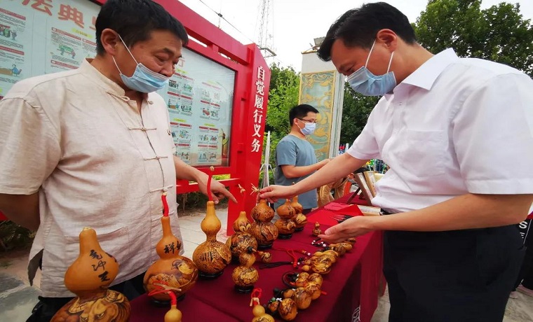 文化润疆丨济宁非遗文化展演走进英吉沙