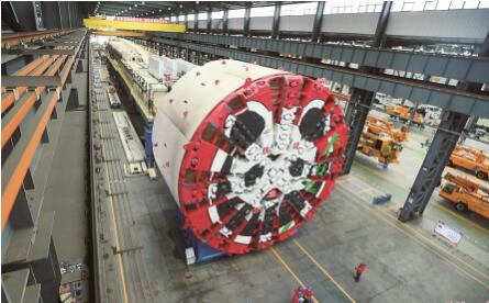 国产最大直径土压平衡盾构机下线