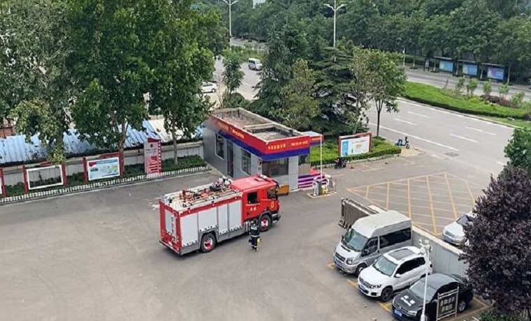 【暖心】济宁消防员休假遇出警 队长将其“赶”下车