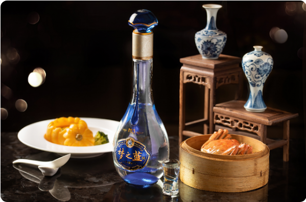 洋河梦之蓝水晶版在绵柔中升级带来时尚新体验