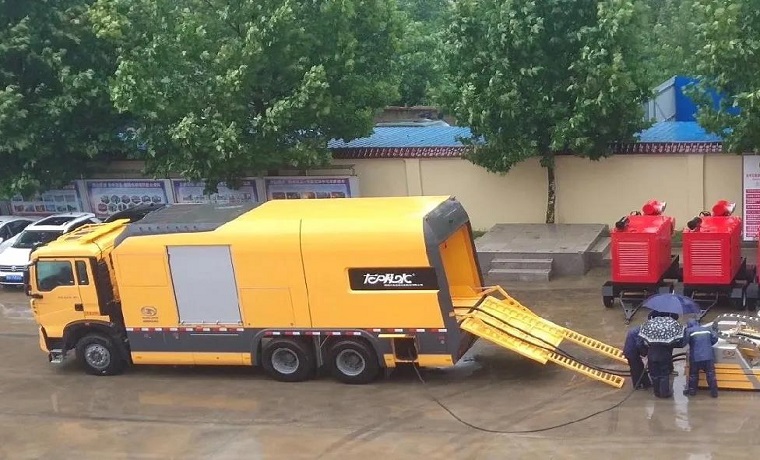 济宁鱼台县党员干部冲锋在前 筑牢防台防汛堡垒