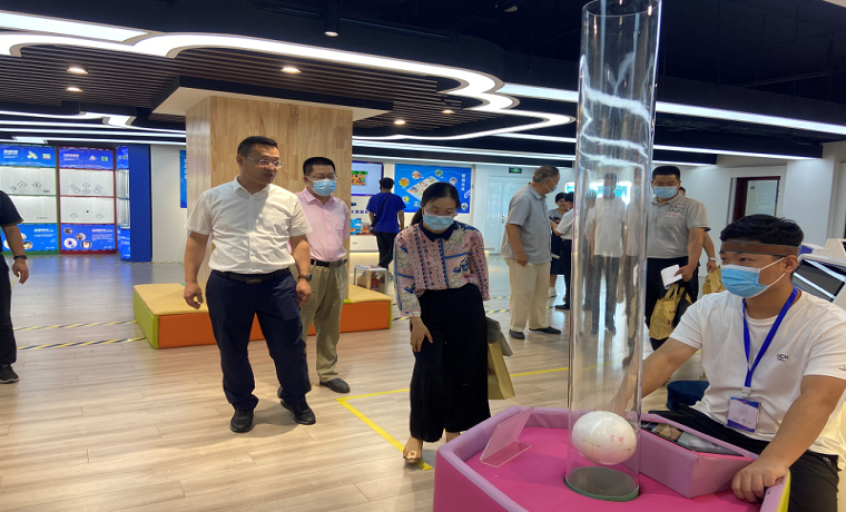 聚焦人工智能！济宁邹城这家青少年科教示范基地揭牌运营