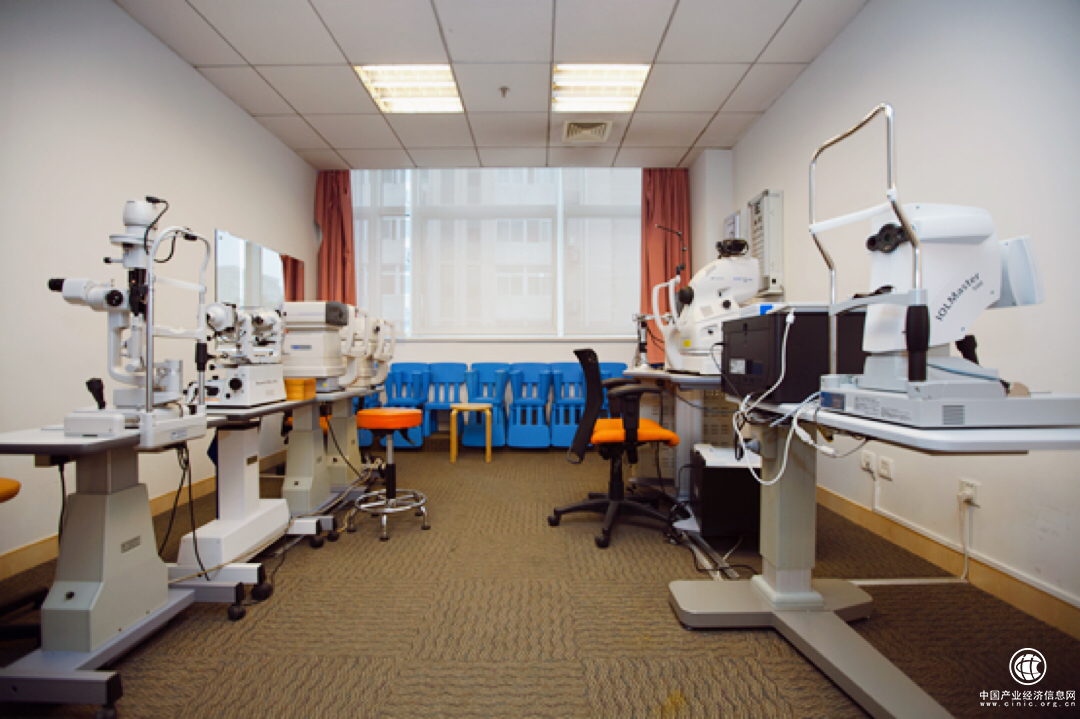 新世纪医疗助力青少年近视防控，OK镜暑期特惠火热进行中