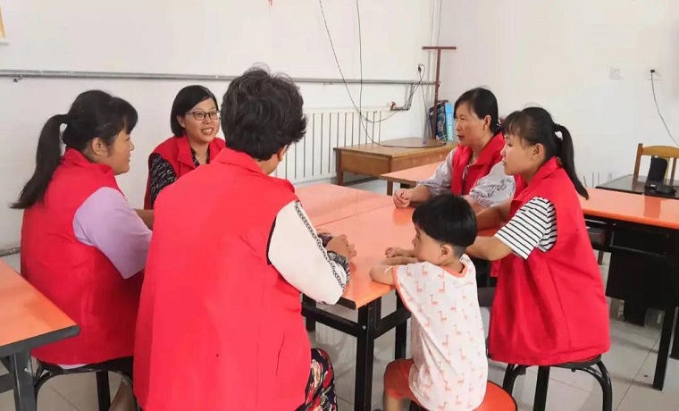 新时代文明实践 | 济宁邹城市看庄镇开展“小手拉大手，共建美丽庭院”活动