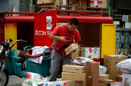 快递小哥迎多重利好 用工紧缺待解