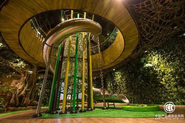 上海佛罗伦萨小镇＂奇幻丛林＂揭幕，全新升级游玩体验