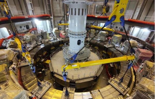 “人造太阳”ITER项目主机完成第一阶段安装