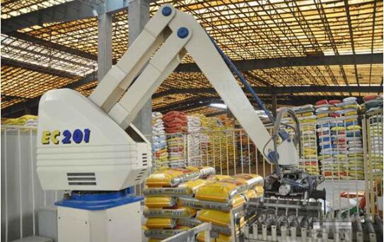 青岛高新区“全链式”发展机器人产业