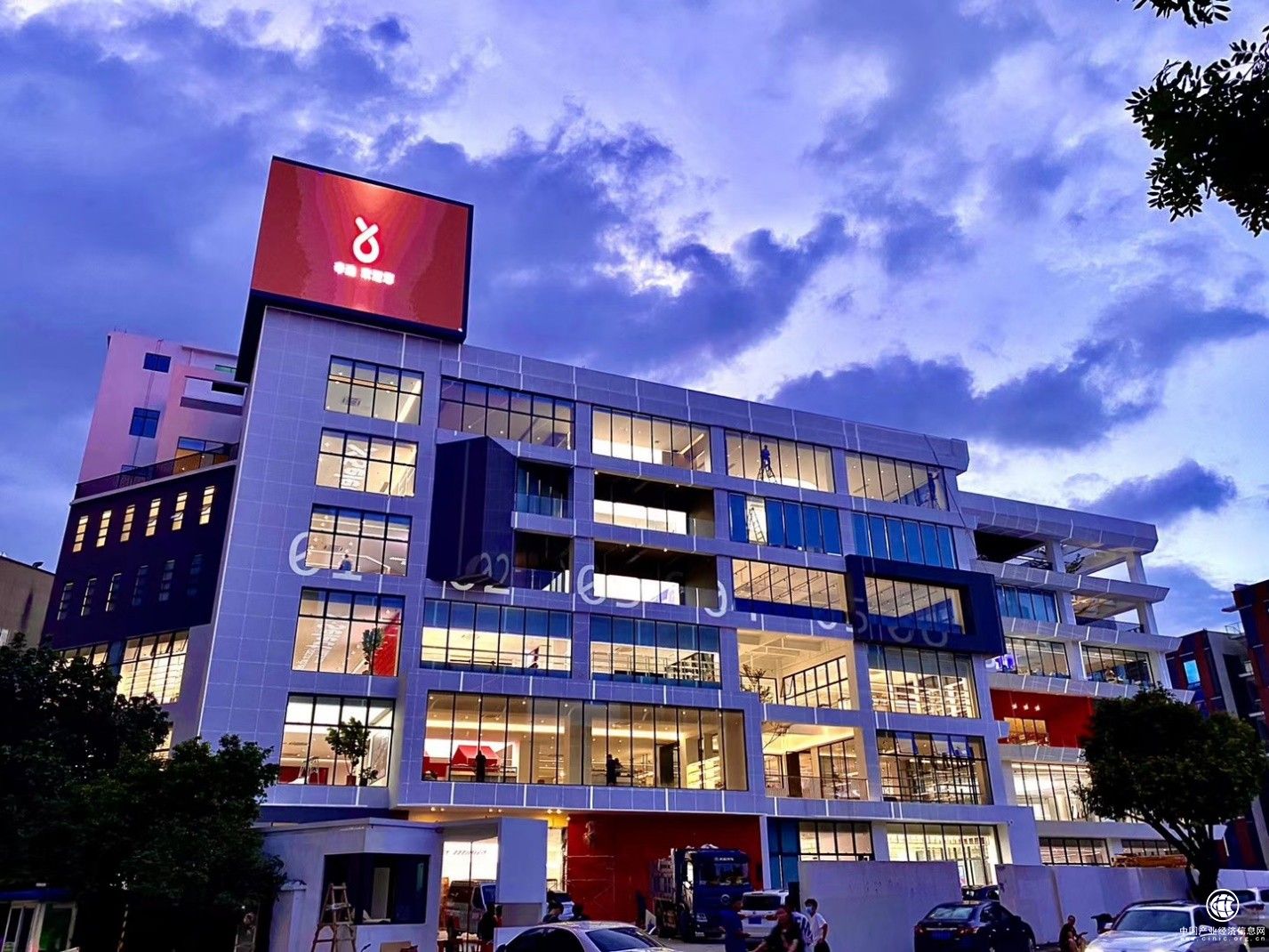 从辛巴的直播间看直播带货的品类变化趋势