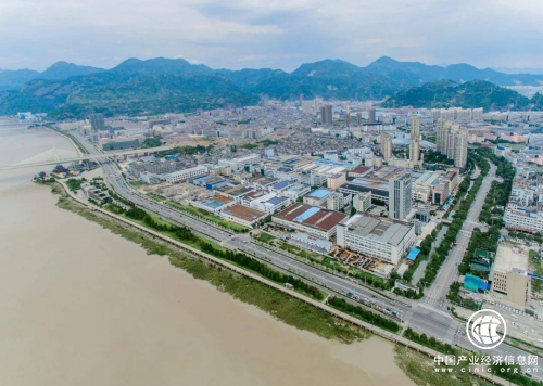 浙江日报报道永嘉数字蝶变之路 蒲惠智造打造山区26县产业升级样板