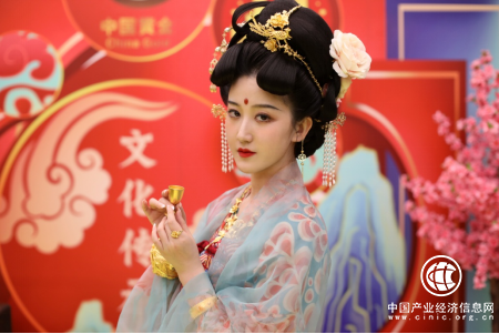 中国黄金旗舰店店庆月国潮当道