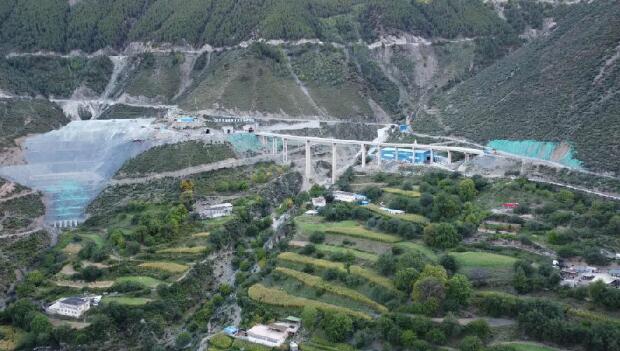 穿越横断山脉！西藏最长公路隧道贯通