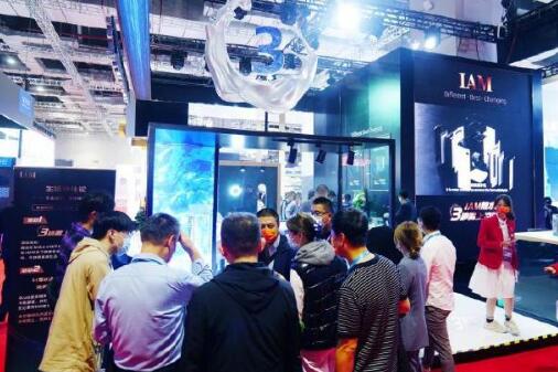 各国参展商亮出明星产品,国内采购商组团签下大单——开放共赢 温暖世界