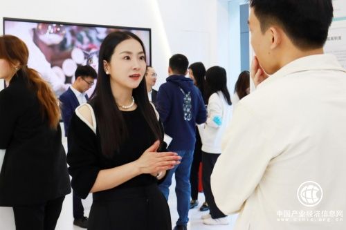 强强联手，轻苇轻医美联合华熙生物启动“时光守护节”