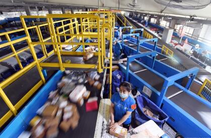 前10月新疆快递业务收入近30亿元