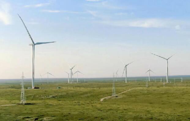 全球规模最大源网荷储示范项目完成首期80台风机吊装