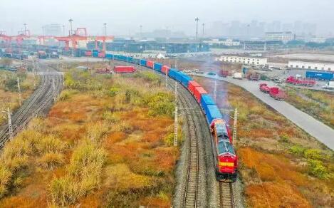 中老铁路成为陆海新通道新线路