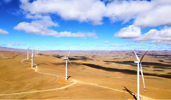 中国电建设计建设的世界海拔最高风电项目并网发电