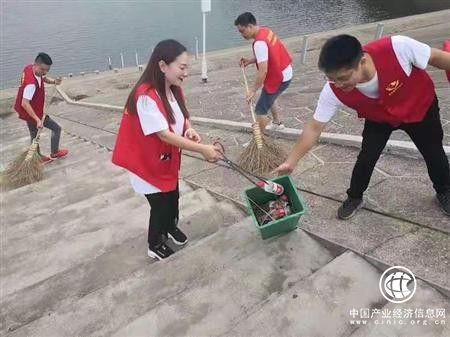  砥砺“三牛精神”服务客户暖民心 ——记益阳烟草的“三牛”干将