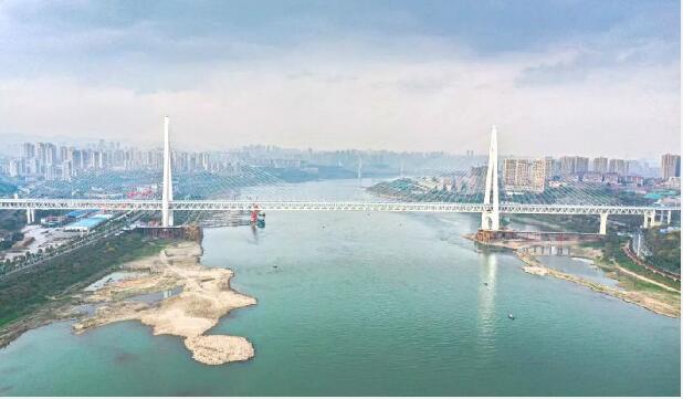 世界最大跨径公轨两用钢桁梁斜拉桥建成通车