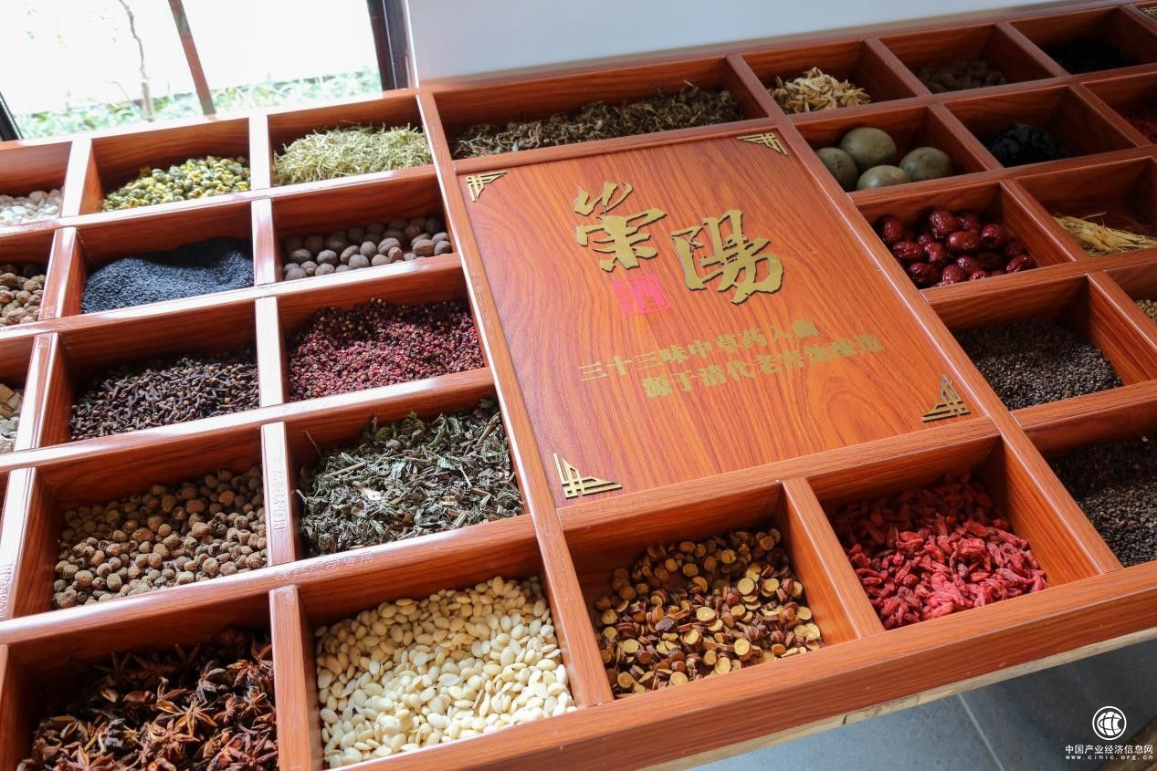  金盆地：传承匠人匠心，共酿“崇”美生活